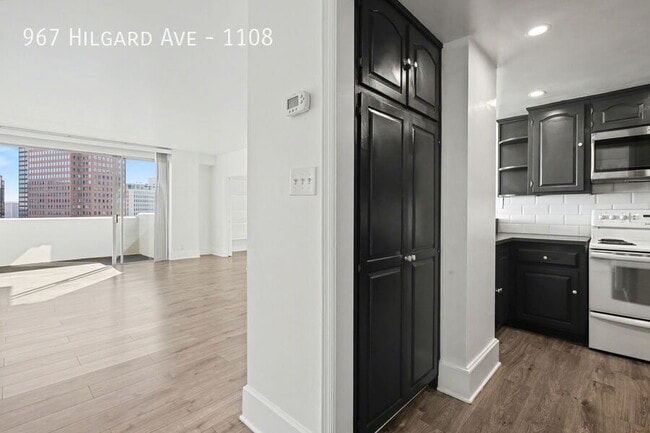 967 Hilgard Ave in Los Angeles, CA - Building Photo - Building Photo