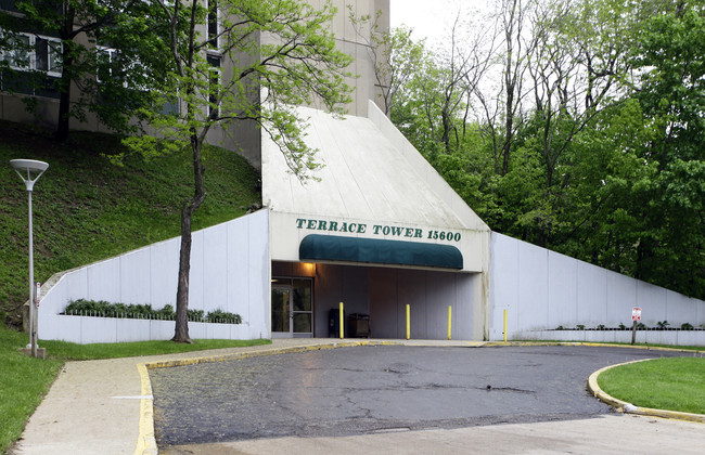 Terrace Towers in Cleveland, OH - Building Photo - Building Photo