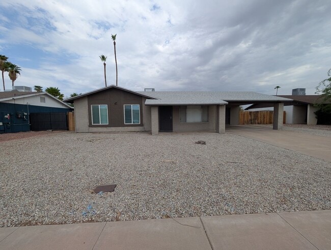 property at 1824 W Portobello Ave