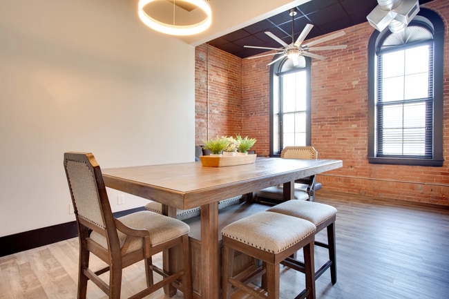 130 N 5th St, Unit 1