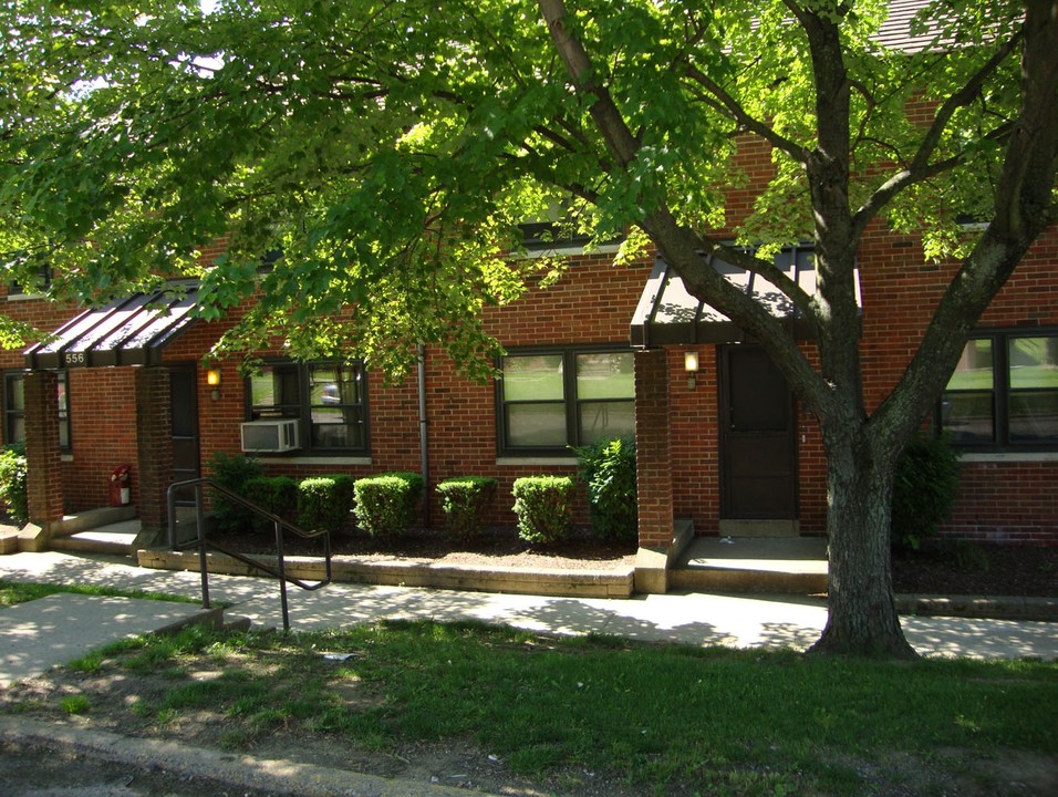 Coopermill Manor in Zanesville, OH - Building Photo