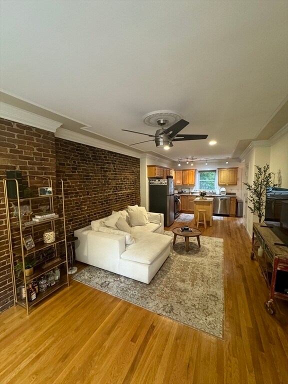 1 Beckler Ave, Unit 1 in Boston, MA - Foto de edificio - Building Photo
