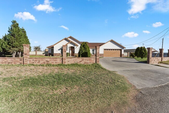 1400 N Redondo Ave in Odessa, TX - Building Photo - Building Photo