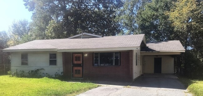 property at 10 W Millaway Dr