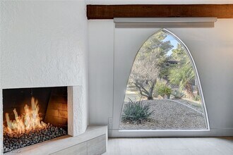 945 Vegas Valley Dr in Las Vegas, NV - Foto de edificio - Building Photo