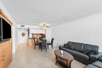 1801 S Ocean Dr, Unit 334 in Hallandale Beach, FL - Building Photo - Building Photo