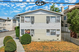 14825 Magnolia Blvd in Sherman Oaks, CA - Building Photo - Building Photo