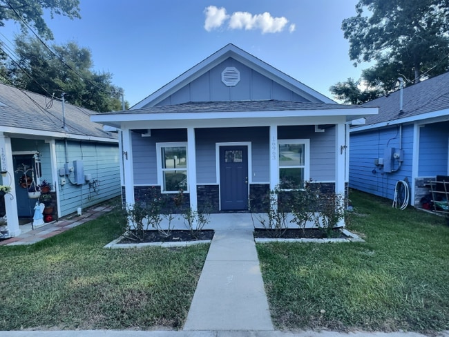 property at 16963 W Ivanhoe St