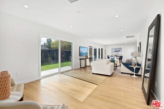 521 N Lamer St in Burbank, CA - Building Photo - Building Photo