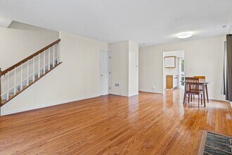 1725 Pickwick Ln in Glenview, IL - Building Photo - Building Photo