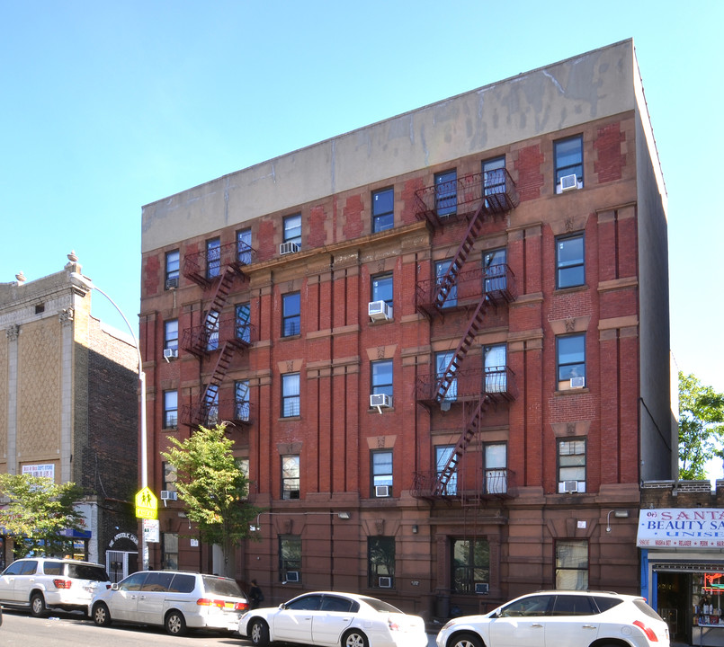 986 Morris Ave in Bronx, NY - Foto de edificio