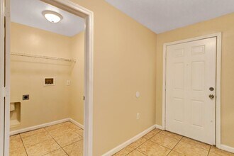 8313 N 12th St in Tampa, FL - Building Photo - Building Photo