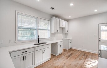 1825 Young Ave in Memphis, TN - Building Photo - Building Photo