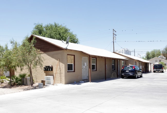 301-311 N 11th St in Las Vegas, NV - Building Photo - Building Photo