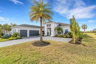 8921 Artisan Wy in Sarasota, FL - Building Photo - Building Photo