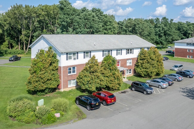 Country Gardens Apartments in Troy, NY - Building Photo - Building Photo