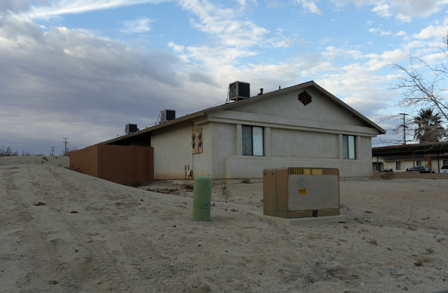 Vista Village in Twentynine Palms, CA - Building Photo - Building Photo