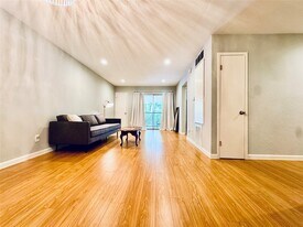 3131 Cummins St in Houston, TX - Building Photo