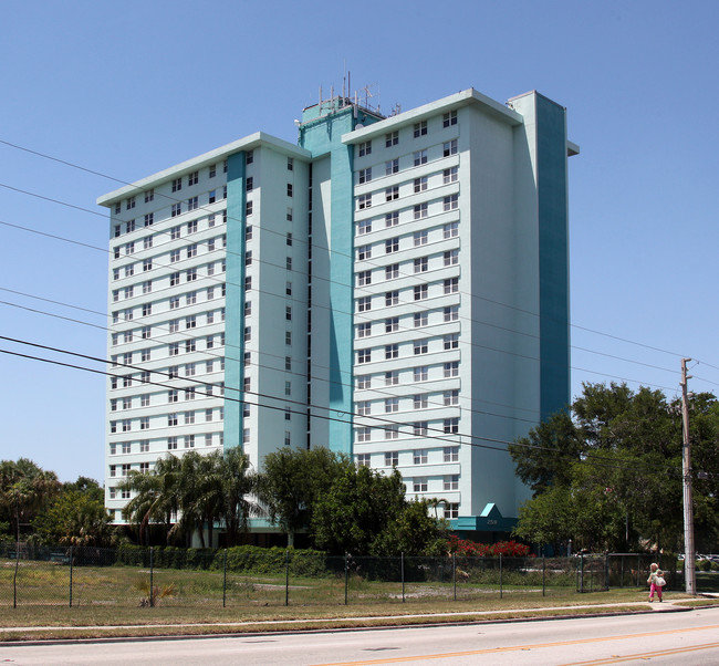 Phillip Benjamin Tower in St. Petersburg, FL - Building Photo - Building Photo