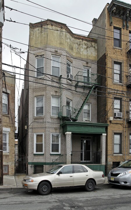 5904 Hudson Ave in West New York, NJ - Building Photo