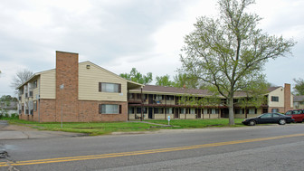 Colonial Pembroke Apartments