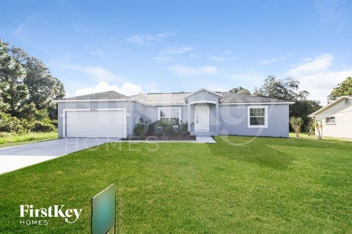 9103 Anita Ave in Englewood, FL - Building Photo