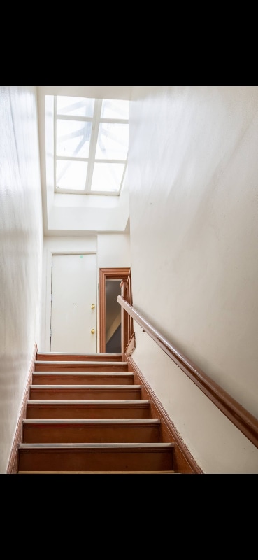 property at 153 E 37th St
