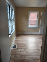 4848 Brenda Dr in Louisville, KY - Foto de edificio - Building Photo