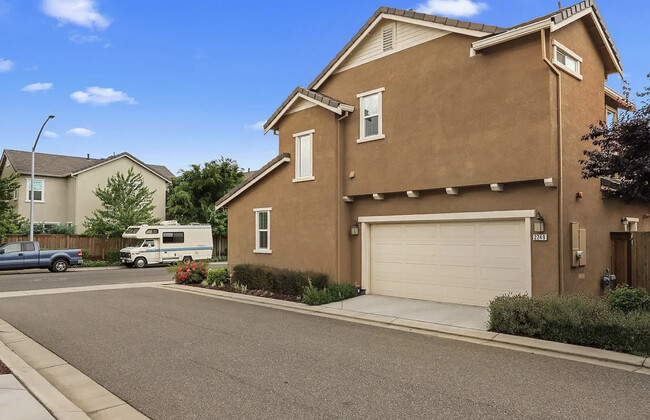 2249 Novi Dr in Riverbank, CA - Building Photo - Building Photo