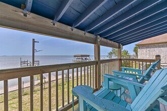 11708 Sportsman Rd in Galveston, TX - Building Photo - Building Photo