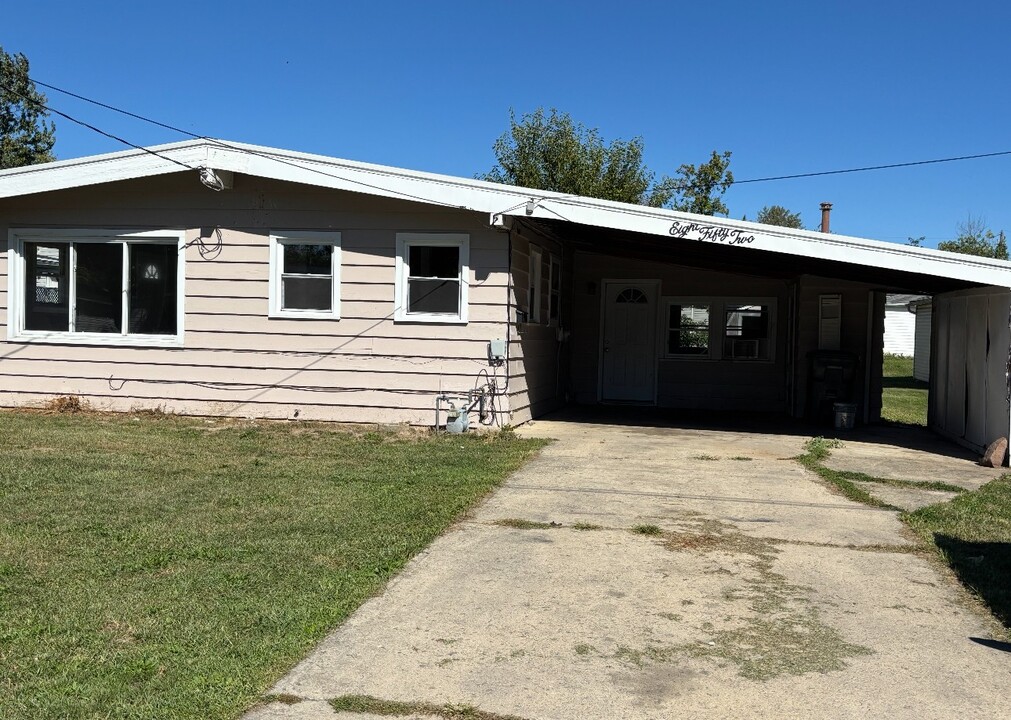 852 Deborah St in Lima, OH - Foto de edificio