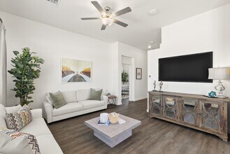 Casitas on Catalina in Tucson, AZ - Building Photo - Building Photo