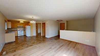 9907-99109 109 Ave in Grande Prairie, AB - Building Photo - Building Photo