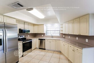 4030 NW 103rd Dr in Coral Springs, FL - Foto de edificio - Building Photo