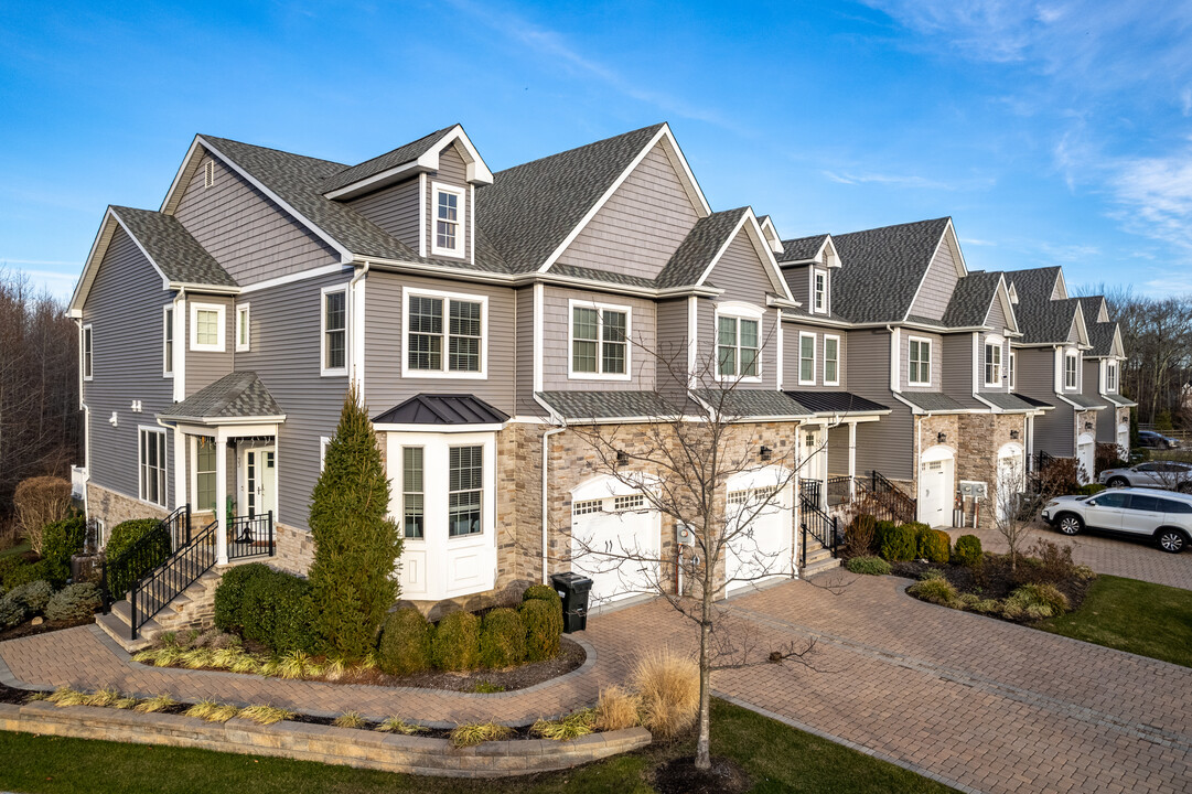 Barclay Brook Townhomes in Old Bridge, NJ - Building Photo