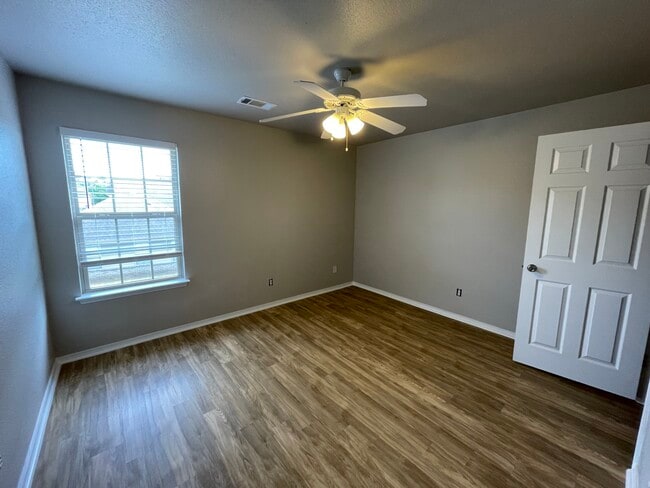 3201 SW Amberwood Ave in Bentonville, AR - Building Photo - Building Photo