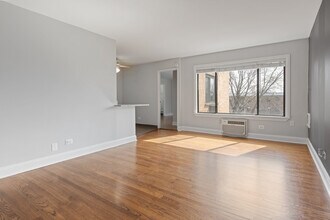 7545 N Winchester Ave in Chicago, IL - Building Photo - Building Photo