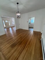 6515 Vine St in Cincinnati, OH - Building Photo