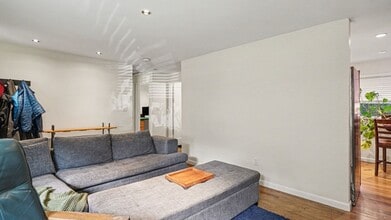 16738 10th Ave NE in Shoreline, WA - Building Photo - Building Photo