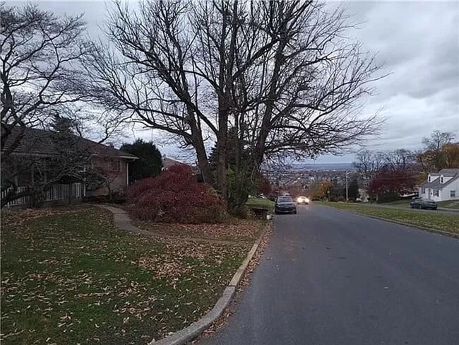 116 S Jerome St in Allentown, PA - Building Photo - Building Photo