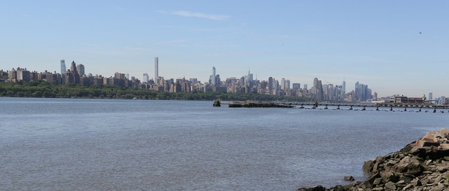 Mariners Landing in Edgewater, NJ - Foto de edificio - Other