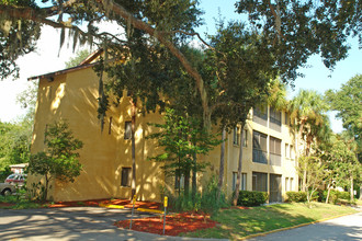 The Oaks Apartments in St. Augustine, FL - Foto de edificio - Building Photo