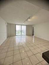 13499 Biscayne Blvd, Unit NA in North Miami, FL - Building Photo - Building Photo