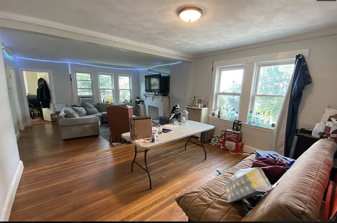 289 Foster St, Unit 2 in Boston, MA - Building Photo