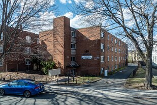 160 New Britain Ave in Hartford, CT - Building Photo