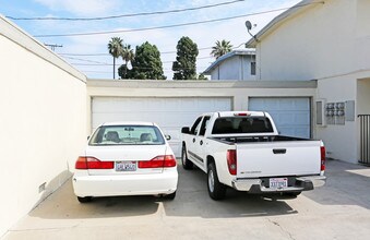 11551 Stuart Dr in Garden Grove, CA - Foto de edificio - Building Photo