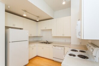 820 E High St in Charlottesville, VA - Building Photo - Building Photo