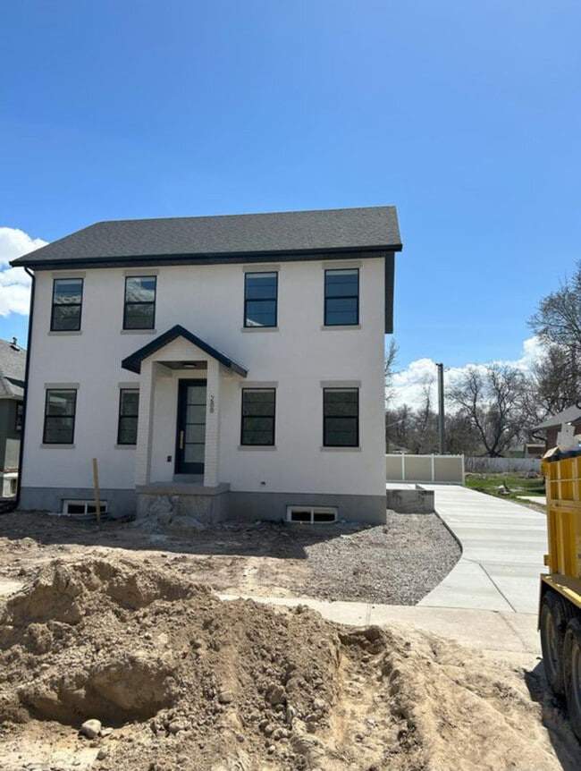288 E Center St in Springville, UT - Foto de edificio - Building Photo