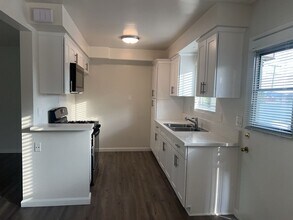 2510 Hermosa Ave in Montrose, CA - Building Photo - Building Photo