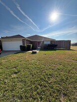 813 Sage Cir in Burleson, TX - Building Photo